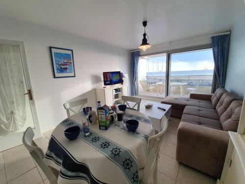 Appartement rénové 3 pièces, 6 couchages avec balcon, TV et parking sécurisé - Saint-Jean-de-Monts - FR-1-224C-291