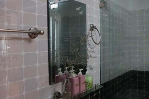 Koupelna v ubytování Thịi house