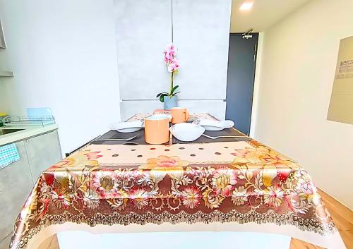 Postel nebo postele na pokoji v ubytování Cozy Duplex, Quiet Stay with MRT View #SP1