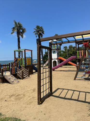 Area giochi per bambini di Cozy apartment with a great view