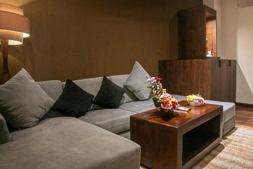 Ruang duduk di djabu Seminyak Hotel