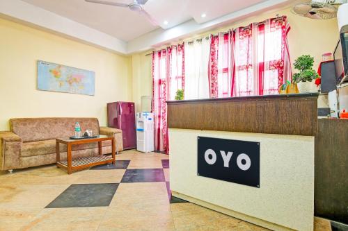 O saguão ou recepção de OYO Hotel Kingston