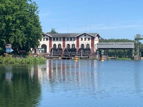 Permandangan sungai dekat dengan rumah percutian