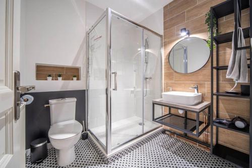 Bilik mandi di Mâcon Cozy / Appartement central 100m² / 8 pers