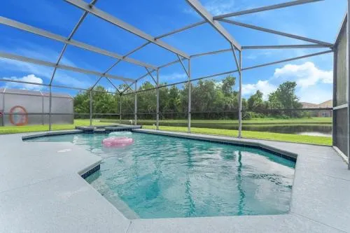 Stunning Newly Renovated Pool Home close to Disney photo 1