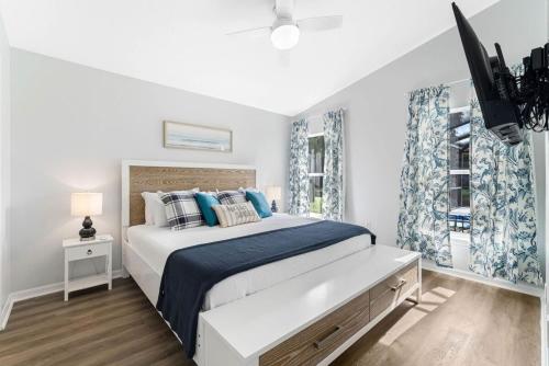 Stunning Newly Renovated Pool Home close to Disney photo 9