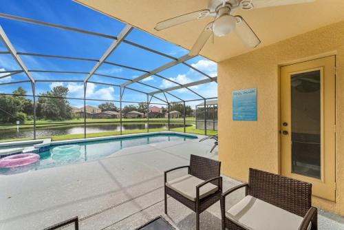 Stunning Newly Renovated Pool Home close to Disney photo 22