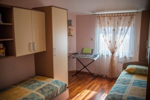 Una cama o camas en una habitación de Hotel Barbaric