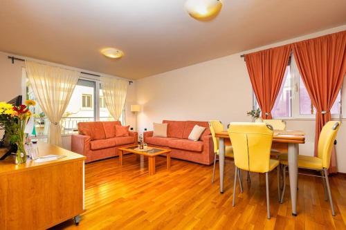 La Primavera Spacious Apartment