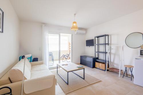 Linguizzetta - studio climatisé - piscine partagée