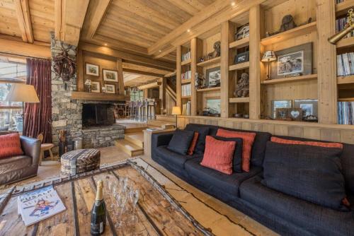 Val d’Isère - Extraordinaire Chalet Montana avec piscine sur la piste Olympique de Belevarde.