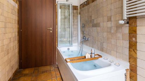 Navigli-IEO Elegante Appartamento idromassaggio