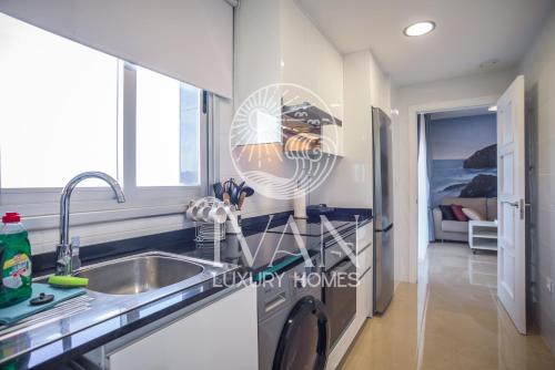 Kuchyň nebo kuchyňský kout v ubytování Casa Mural Ivan Luxury Homes 6ªPlta Norte 1ªLinea