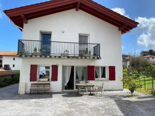 Maison Basque mitoyenne tout confort