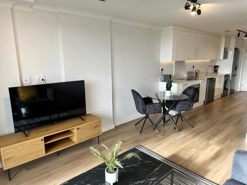 Dapur atau dapur kecil di Newlands Peak Apartments