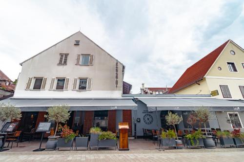 Upper Town Apartments and Rooms