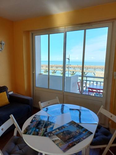 Ruang duduk di Balcon face à la mer
