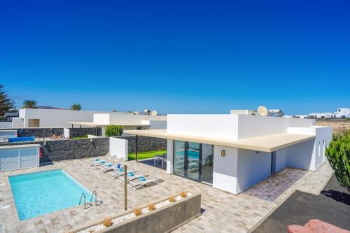 Villa Delioma by Villa Plus