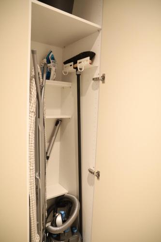 a room with a closet with a door open at Casa QUATTRO FIUMI in Tegna