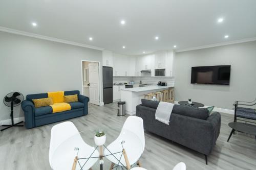 Η κουζίνα ή μικρή κουζίνα στο 9 On Oak Luxury One Bedroom