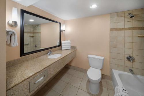 Ванная комната в La Quinta by Wyndham San Antonio Medical Ctr. NW