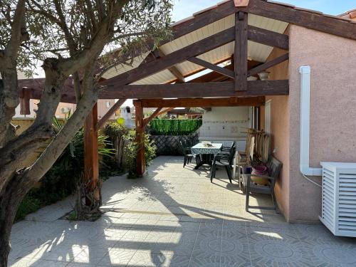 HOLIDAYLAND VILLA T3 304 MEZZANINE 9 couchages climatisé NARBONNE PLAGE