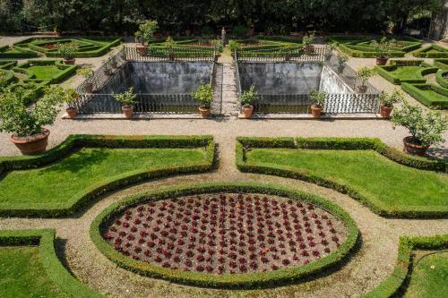 a view of a garden with a maze of plants at Certosa di Pontignano Residenza d'Epoca - Place of Charme in Ponte A Bozzone