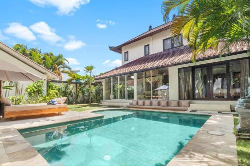 Villa New York - 4 BDR Pool Luxury Villa, next to The Forge Bali