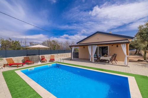 Kuća za odmor ASLAN s bazenom