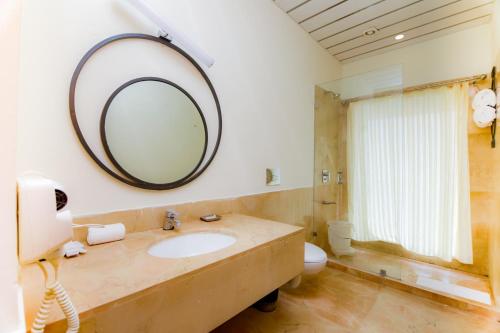 Koupelna v ubytování Green N Breeze Resorts Mussoorie