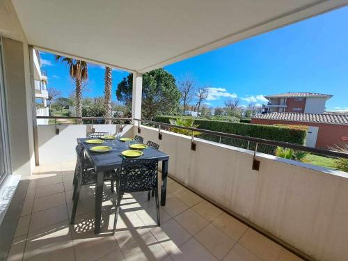 Appartement T2 front de mer avec terrasse et parking privé - FR-1-326-445