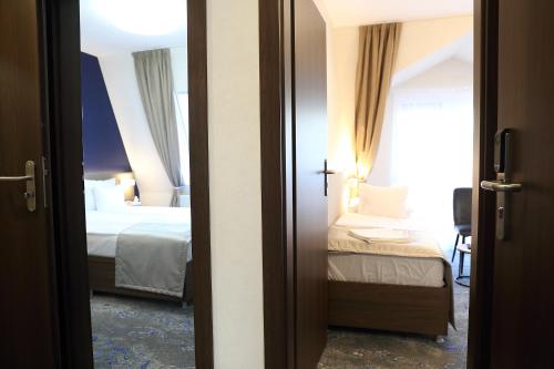 Hotel Crystal — Bedroom