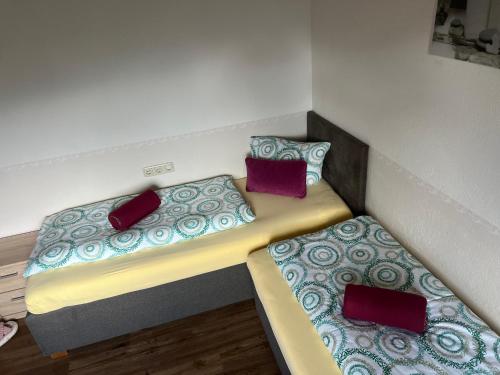 A bed or beds in a room at Ferienwohnung Pendl