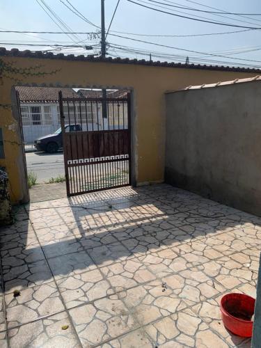 Το κτήριο όπου στεγάζεται  η παραθεριστική κατοικία