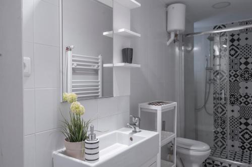 Jardin Maison: Amazing 2Br Apt in Koukaki