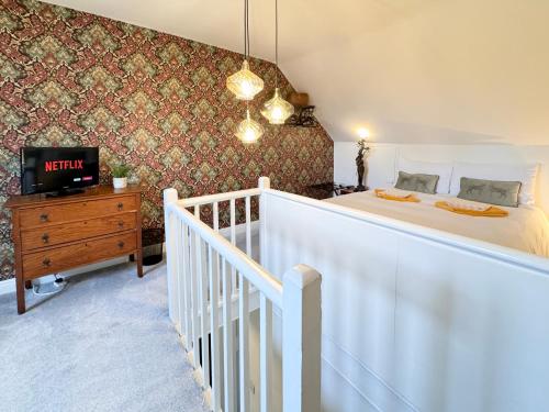 Televisyen dan/atau pusat hiburan di Stylish and Cosy stay in the Heart of Malton