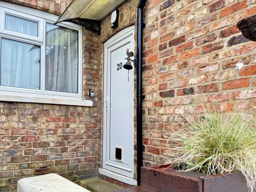 Gambar di galeri bagi Stylish and Cosy stay in the Heart of Malton di Malton