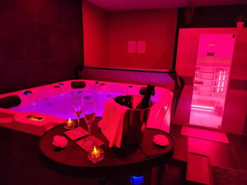 Photo de la galerie de l'établissement Gîte spacieux avec Jacuzzi Sauna billard privatif en couple en famille ou entre amis, à Neufchâtel-Hardelot