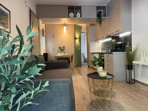 EMERALD LAKE RESIDENCE