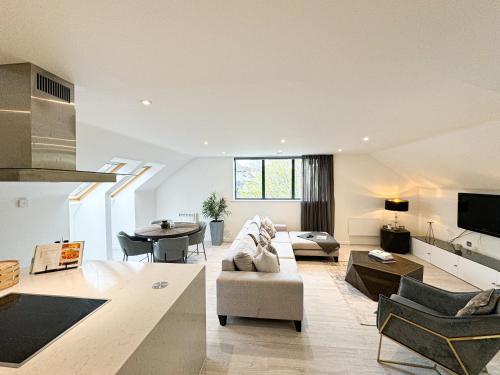 Foto St Johns 3BR Penthouse By Furnished Accommodation - York City Centre - Next To York Minster - Free Parking 5
