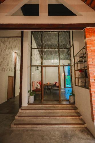 Φωτογραφία από το άλμπουμ του White Wall Riverfront Hotel σε Kamphaeng Phet