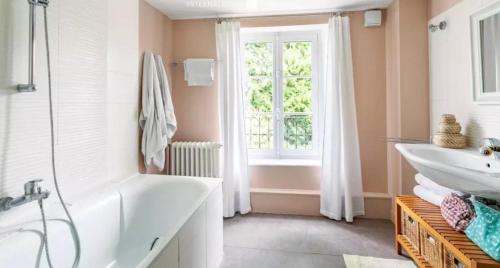 Ένα μπάνιο στο Longère Familiale - Chamant - proche Senlis, Chantilly, Parc Astérix, Mer des Sables, CDG