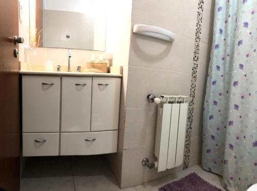 Departamento Urquiza II的一间浴室