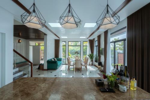 Posezení v ubytování Chuỗi Villa 6 Ngủ FLC - Bể bơi - Gara ô tô - Hạ Long