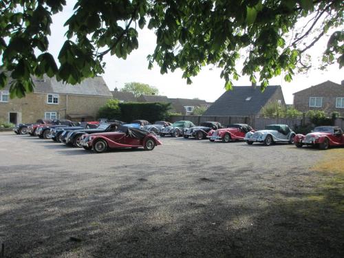 Gambar di galeri bagi Pettifers Freehouse Hotel di Crudwell