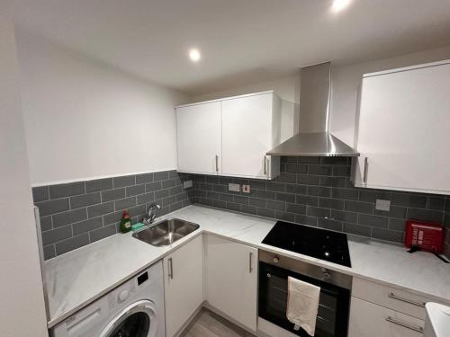 Kuchyň nebo kuchyňský kout v ubytování London Eye and Big Ben nearby