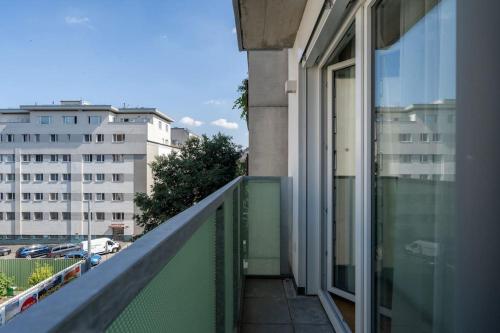 Urban 1BR Retreat, Easy City Link by HM