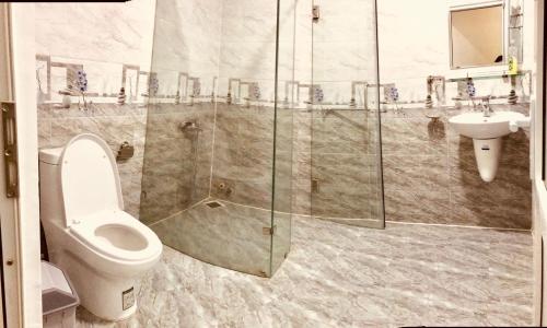 Ένα μπάνιο στο Villa Đà Lạt GD - Biệt Thự Đà Lạt GD Gần Hồ Xuân Hương Gần Chợ