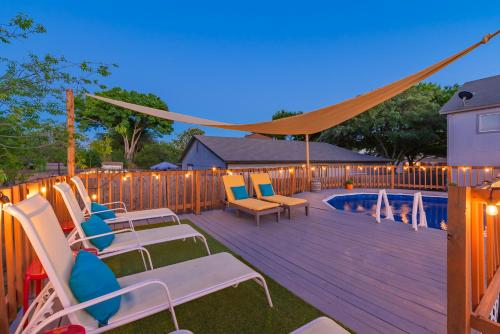 Kolam renang di atau dekat dengan Luxury 5br House With Pool By Seaworld & Lackland