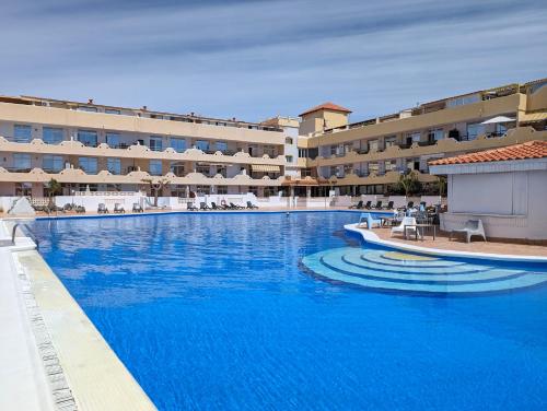 Comfortable 2-Bedroom Duplex in Playa Paraiso with Ocean View, Balcony, and Shared Pool
